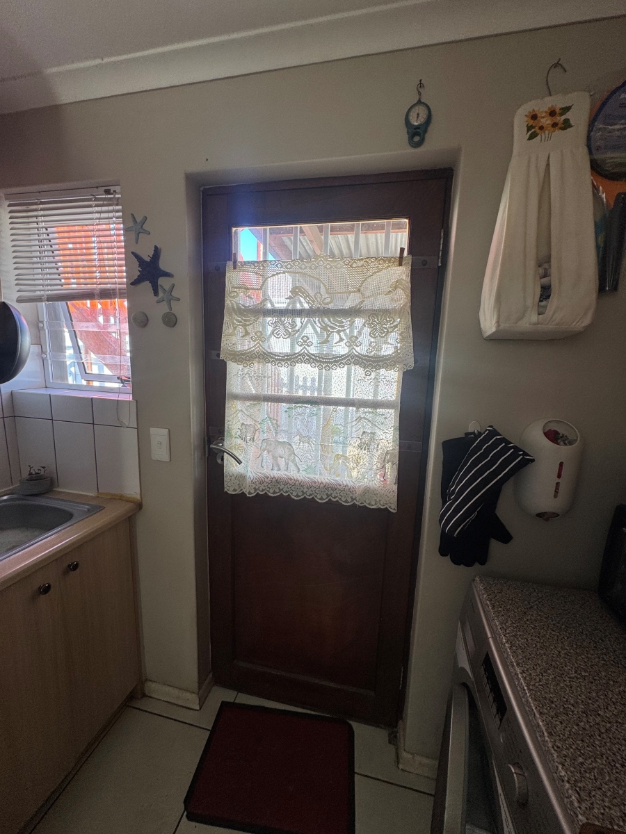 2 Bedroom Property for Sale in Gansbaai Central Western Cape